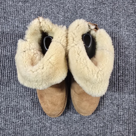 UGG Boots Womens Size 7 Chestnut Cedric Suede Sheepskin Shearling 1012360 - Picture 3 of 14